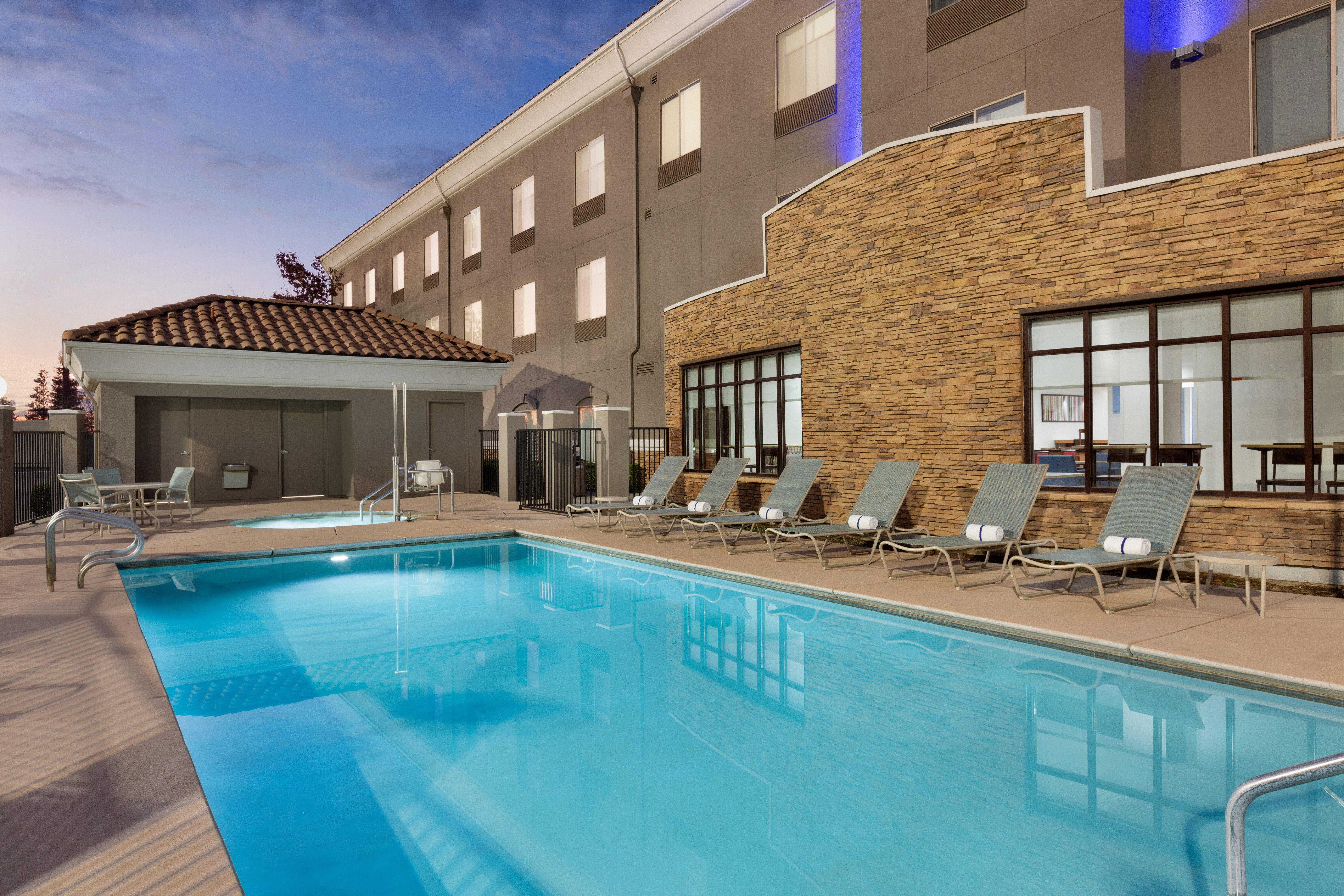 Holiday Inn Express & Suites Merced - Yosemite Natl Pk Area By Ihg Eksteriør billede