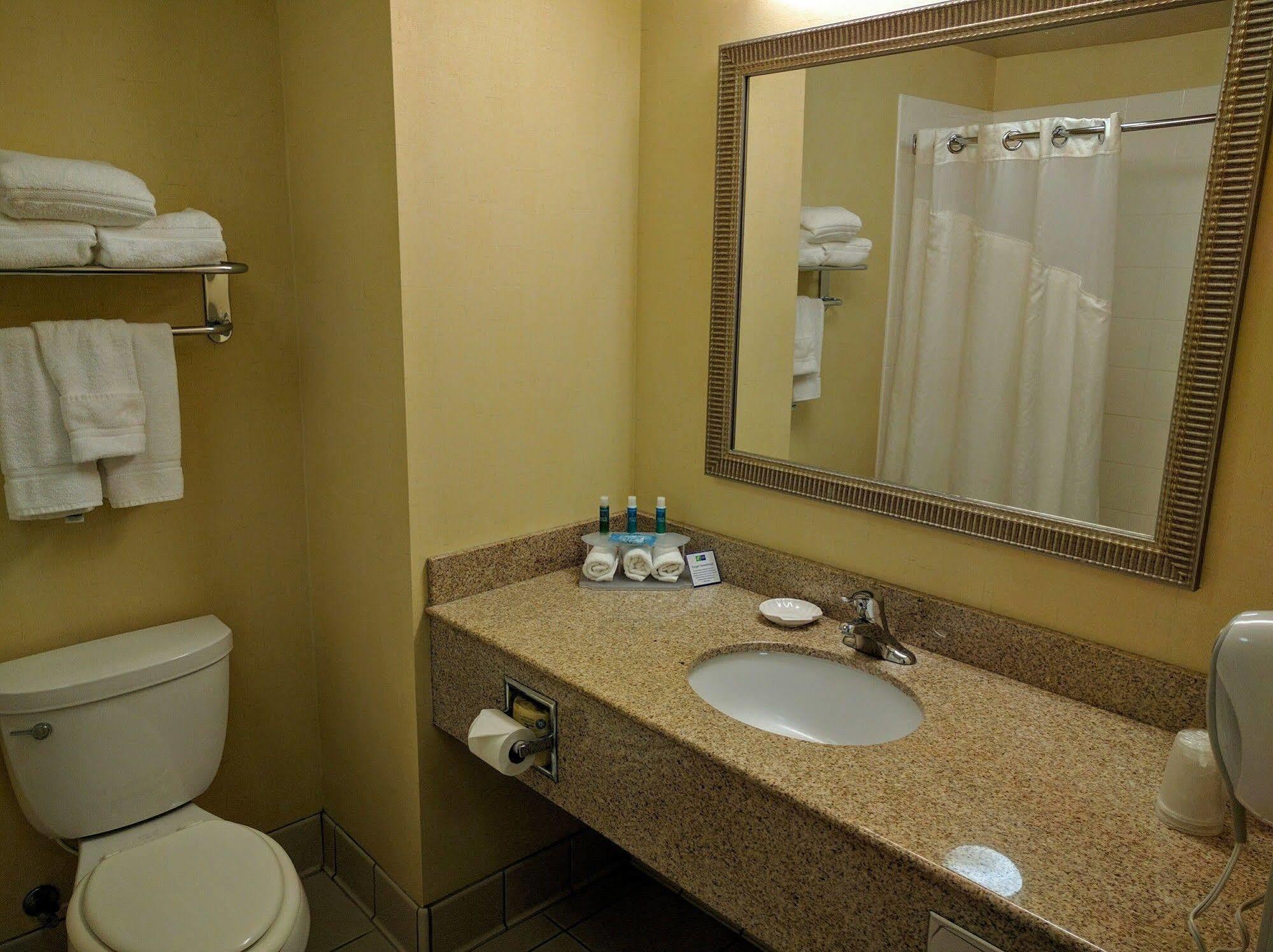 Holiday Inn Express & Suites Merced - Yosemite Natl Pk Area By Ihg Eksteriør billede